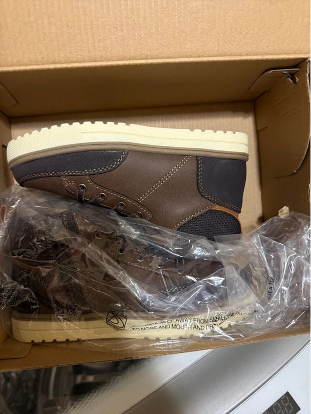 Boys boots